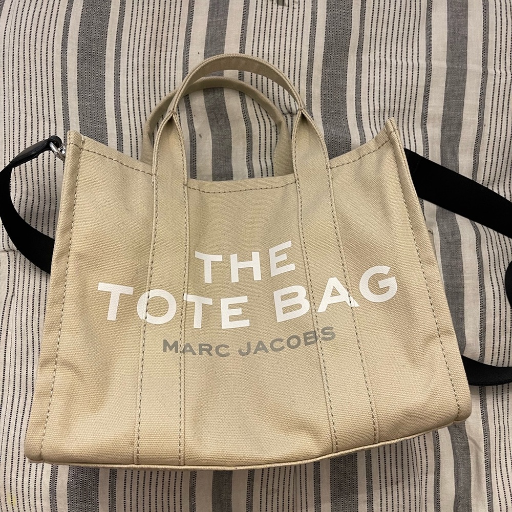 Marc Jacobs Medium The Tote Bag